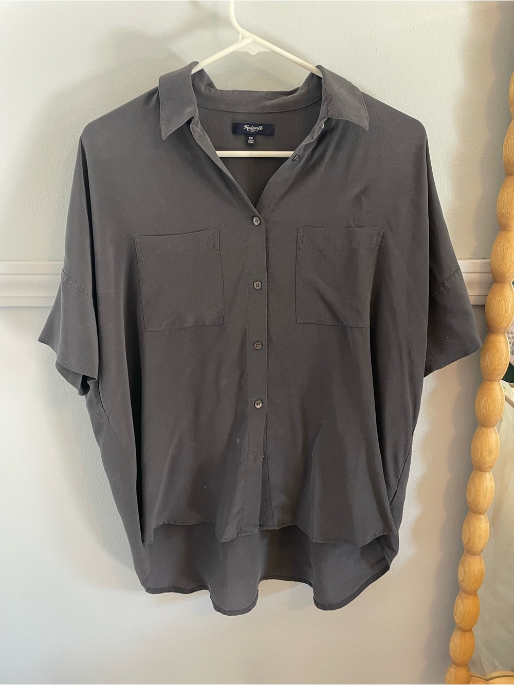 Madewell, 100% silk Relaxed Short-Sleeve Button-Up Shirt - Charcoal Gray
